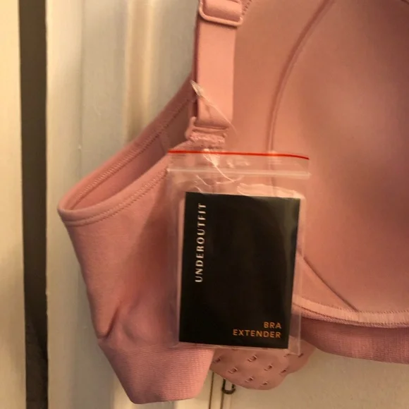 Underoutfit Wireless Women's Pink Comfort Bra - Picture 3 of 4